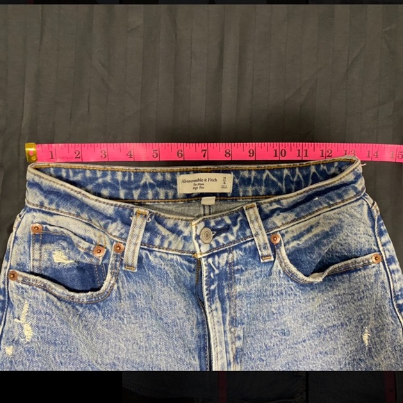 Abercrombie The Mom High Rise Curve Love Jeans - Picture 2 of 9